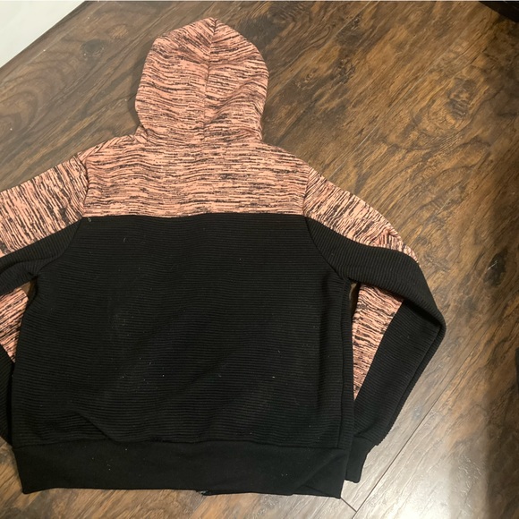 HEAVY 2 TONED (BLACK & CRANBERRY-ish) FITS COMPARABLE TO XL - Picture 4 of 4